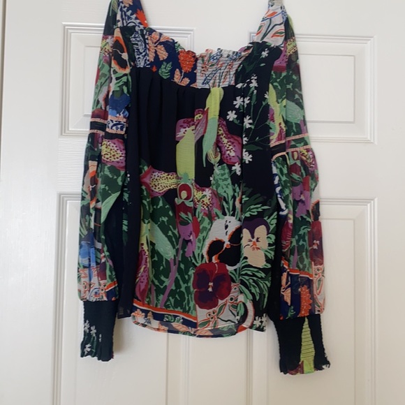 Anthropologie puff sleeve Lil Sire floral blouse. Size Small. NWT - Picture 4 of 6